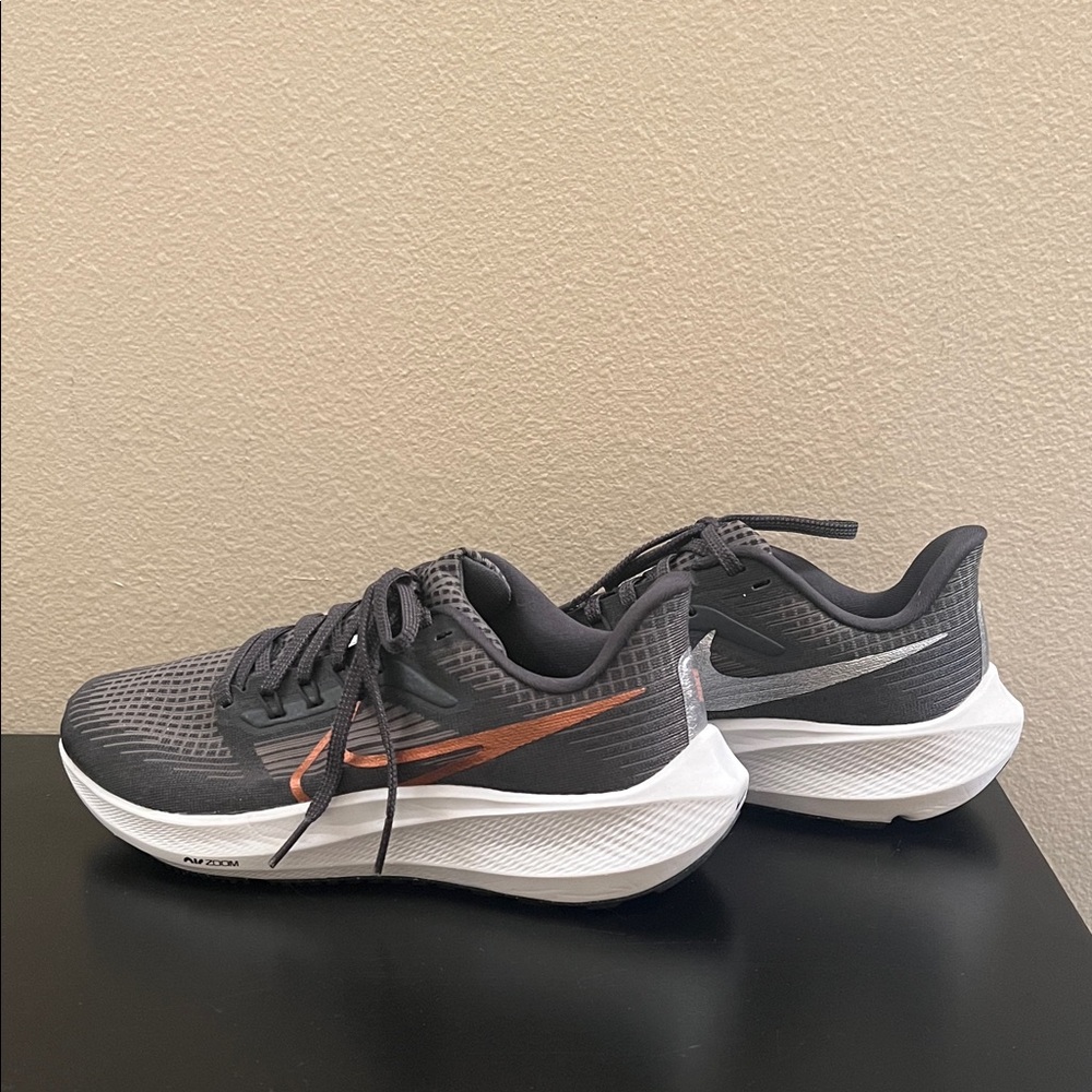 Nike Air Zoom Pegasus Women’s Size 7.5